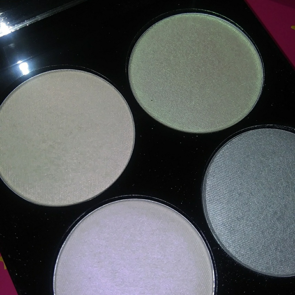 Revlon highlighter